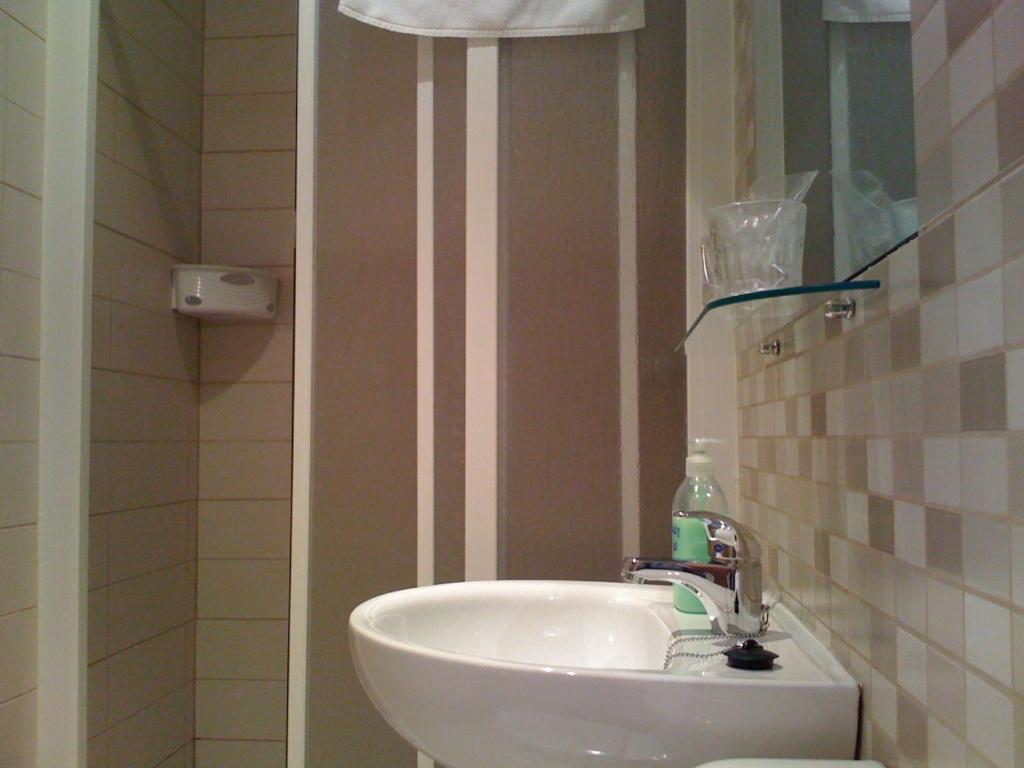 Hostal Gaudi Cuenca Ngoại thất bức ảnh