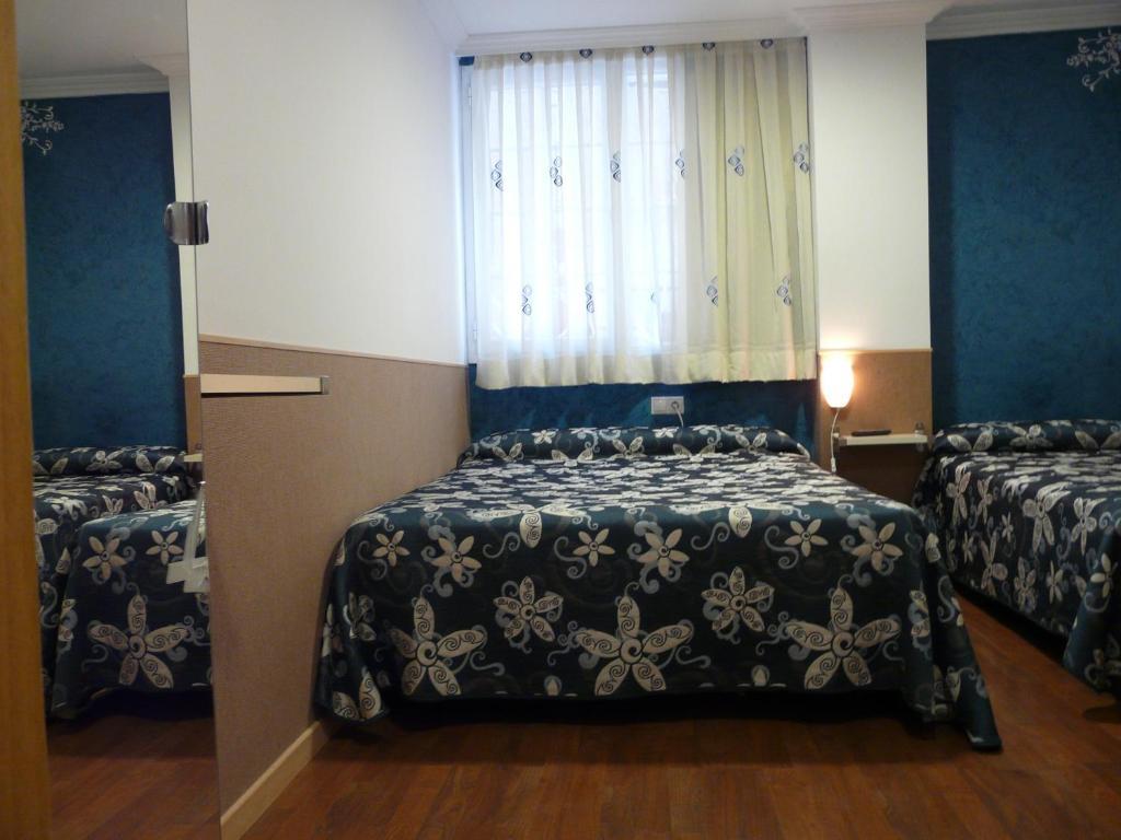 Hostal Gaudi Cuenca Cuenca  Phòng bức ảnh