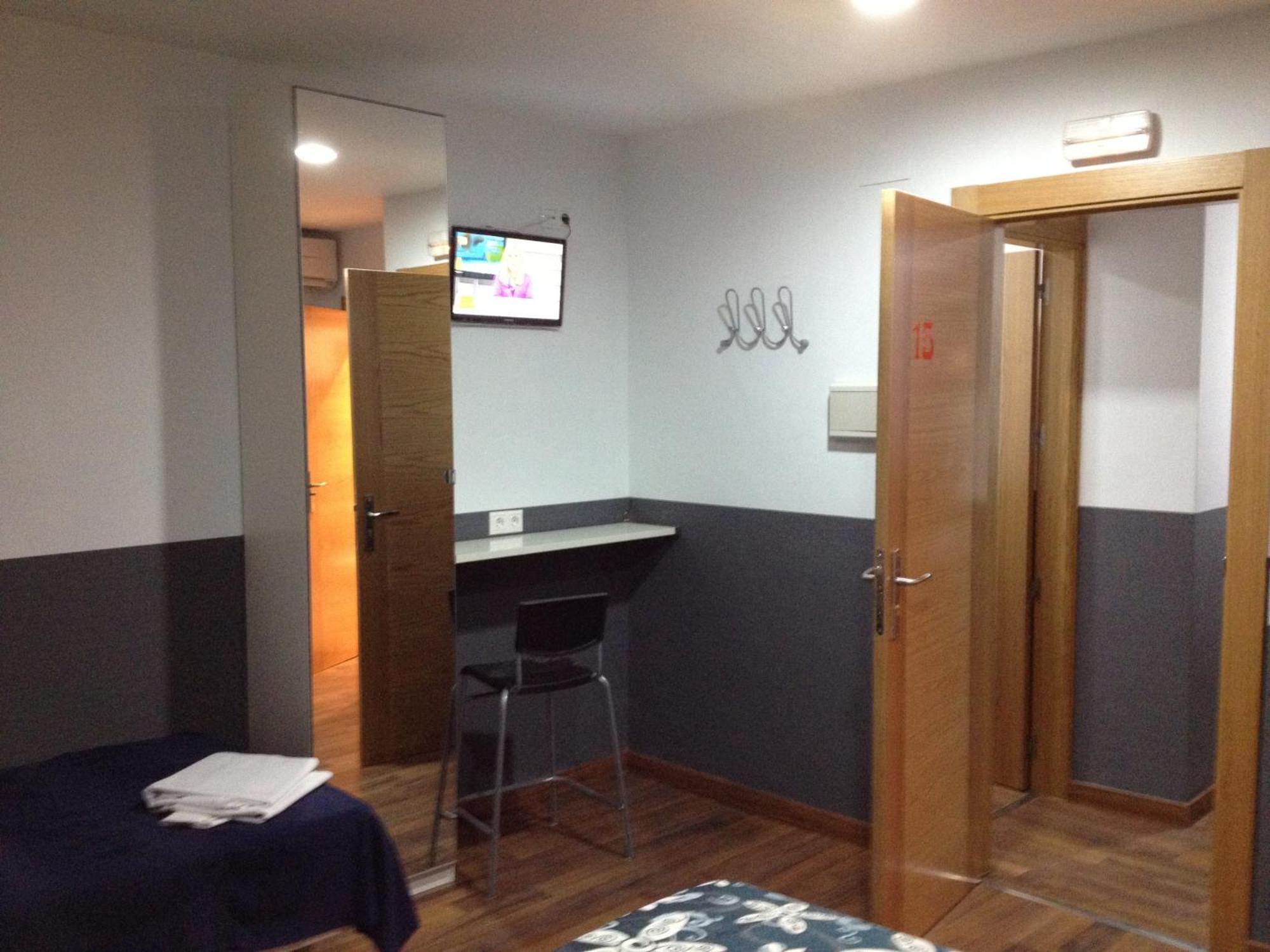 Hostal Gaudi Cuenca Cuenca  Ngoại thất bức ảnh