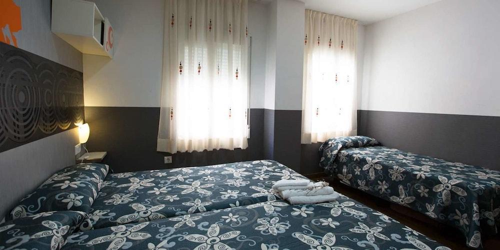Hostal Gaudi Cuenca Cuenca  Ngoại thất bức ảnh